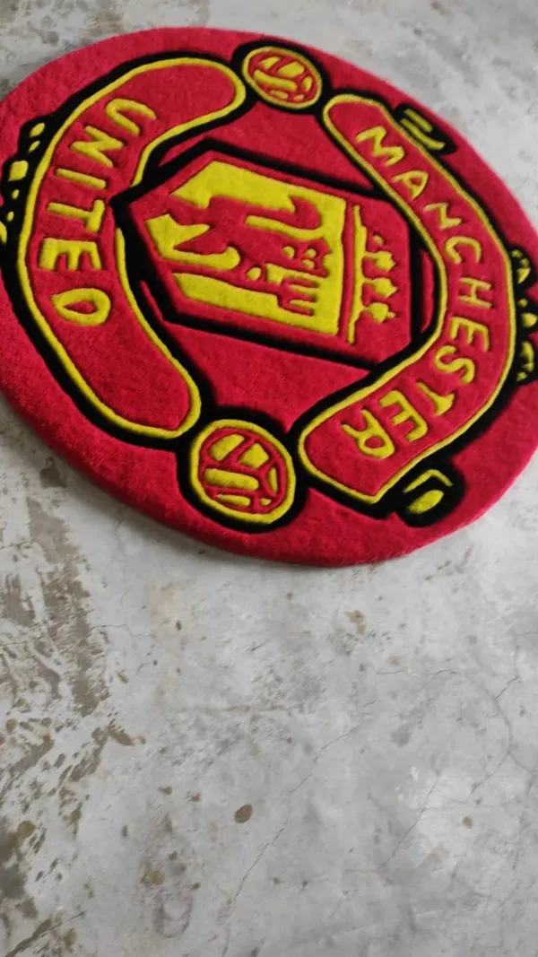 Red_And_Black_Premium_Manchester_United_Design_Rug_For_Home_Decor