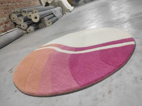 Pink_And_White_Premium_Round_Rug_For_Home_Decor