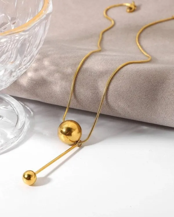Gold_Premium__Bold_Geometric_Necklace_For_Women