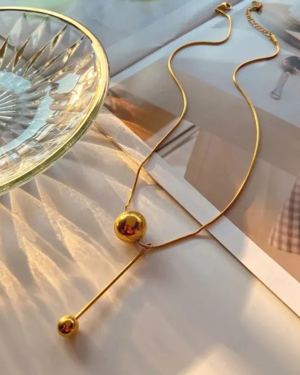 Gold_Premium__Bold_Geometric_Necklace_For_Women