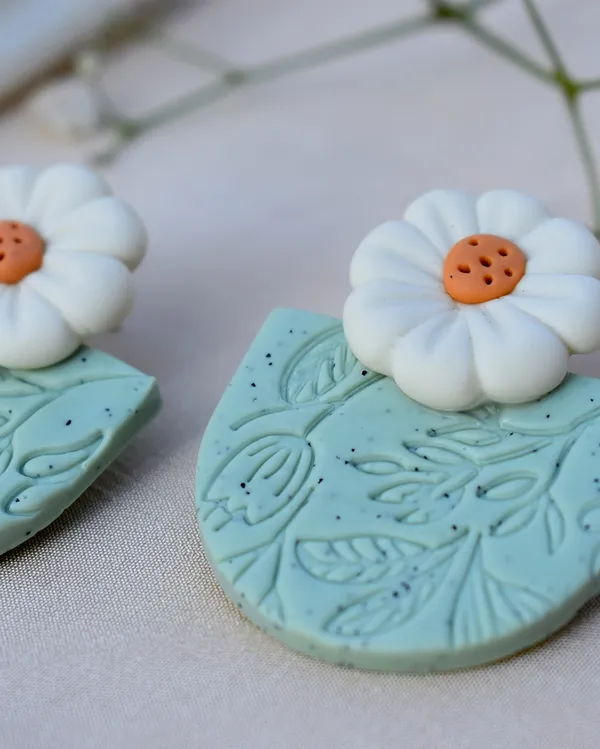 Blue_Premium_Daisy_Handmade_Engraved_Flower_Polymer_Clay_Earrings_For_Women