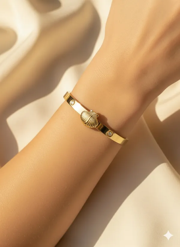 Gold_Premium_Plated_Seashell_Elegance_Bracelet_For_Women