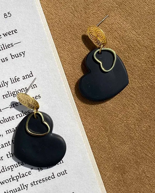 Black_Premium_Wednesday_Heart_Clay_Earring_For_Women