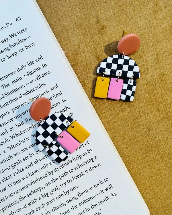 Multicolor_Premium_Ziggy_Earrings_In_Checked_Pattern_For_Women
