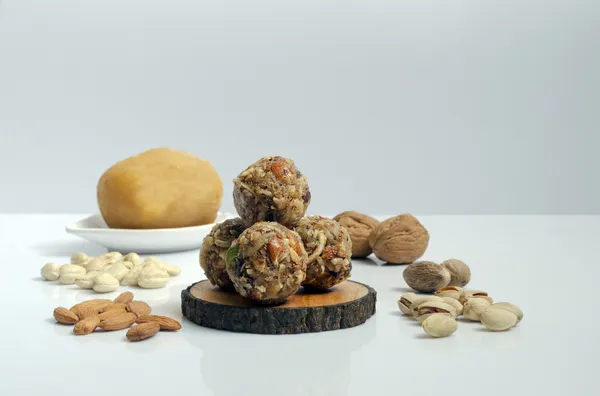 Supreme_Dink_Laddu