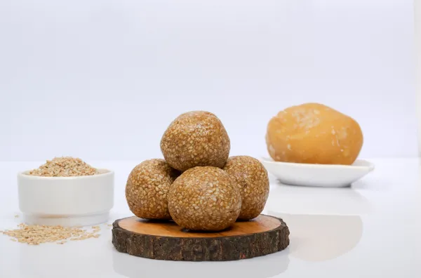 Til_Laddu