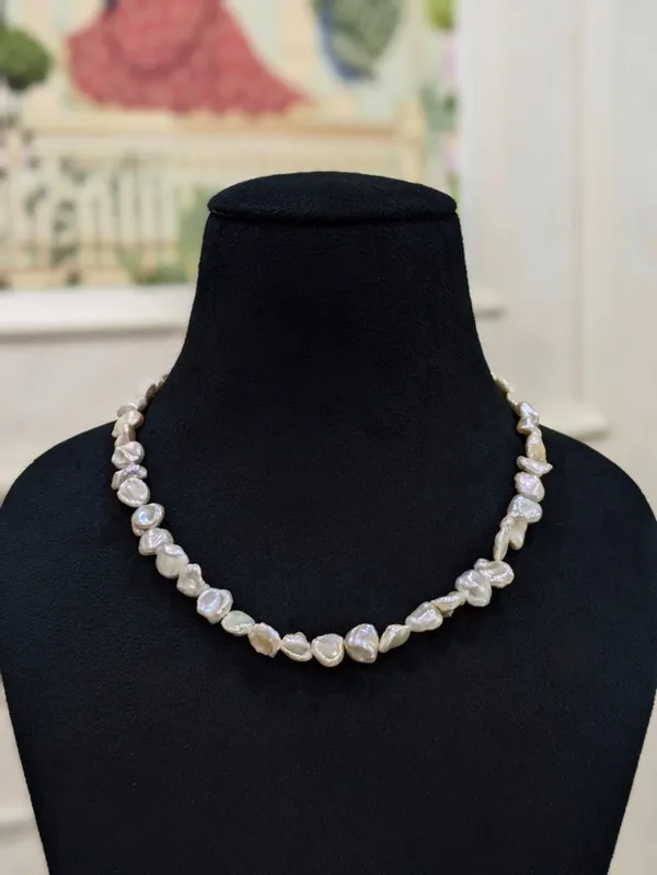 White__Barouque_Pearl_Necklace_For_Women