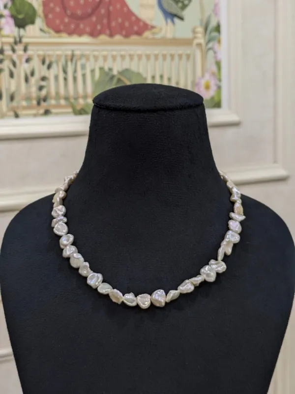 White__Barouque_Pearl_Necklace_For_Women