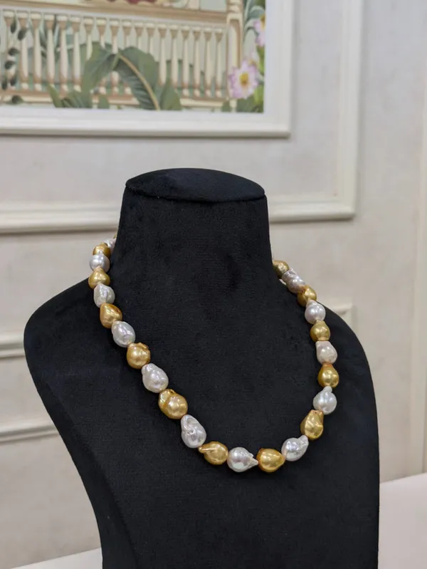 Golden_&_White__Baroque_Pearl_Necklace_For_Women