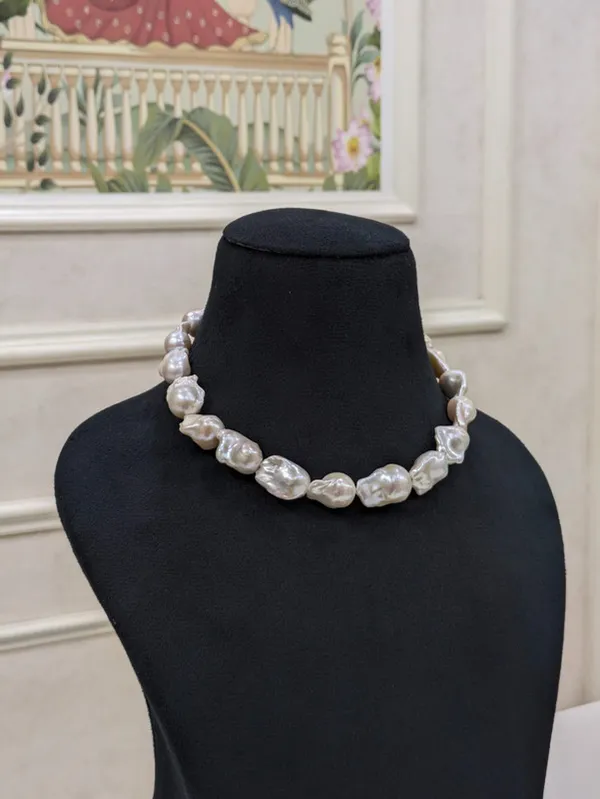 White__Baroque_Pearl_Necklace_For_Women