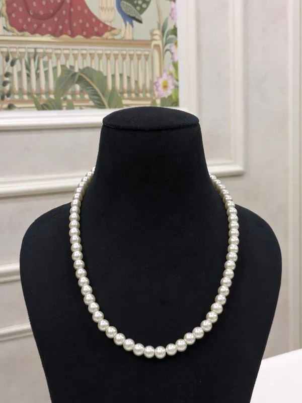 White_Shell_Pearl_Necklace_for_Women