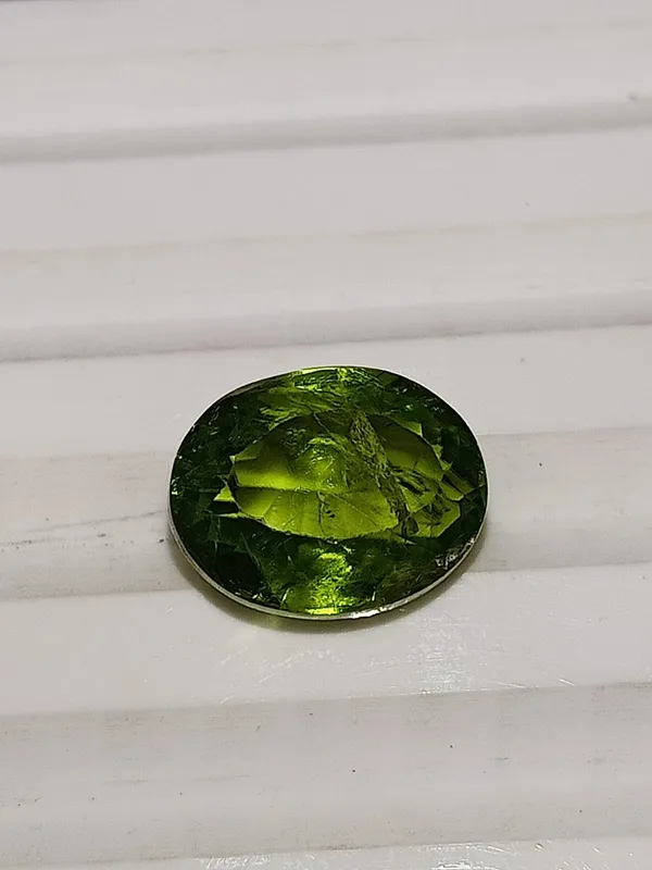 Peridot_Certified_Loose_Stone_|_Strengthens_Relationships,_Brings_Positivity_&_Reduces_Stress_|_Astrologically_Made