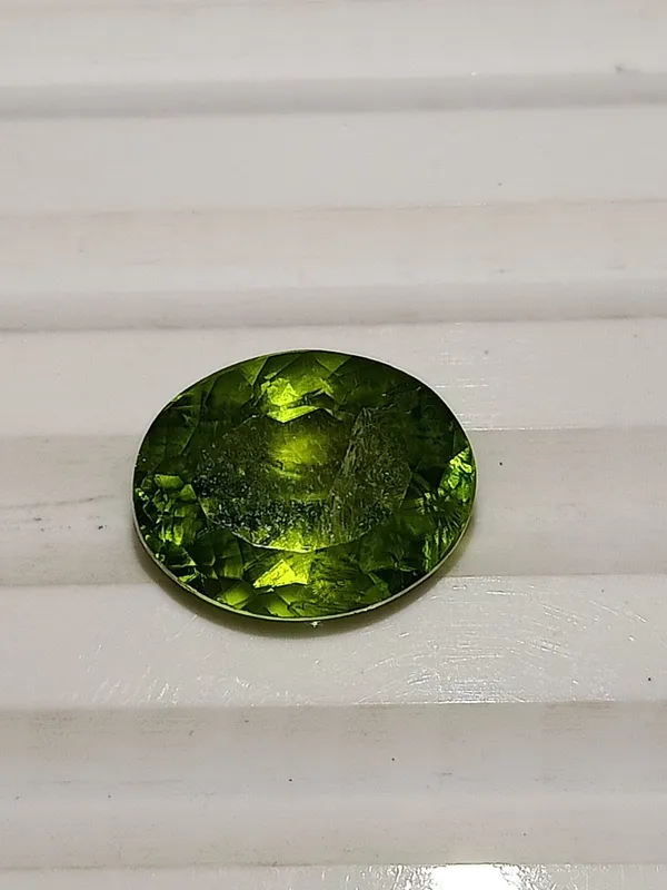 Peridot_Certified_Loose_Stone_|_Strengthens_Relationships,_Brings_Positivity_&_Reduces_Stress_|_Astrologically_Made