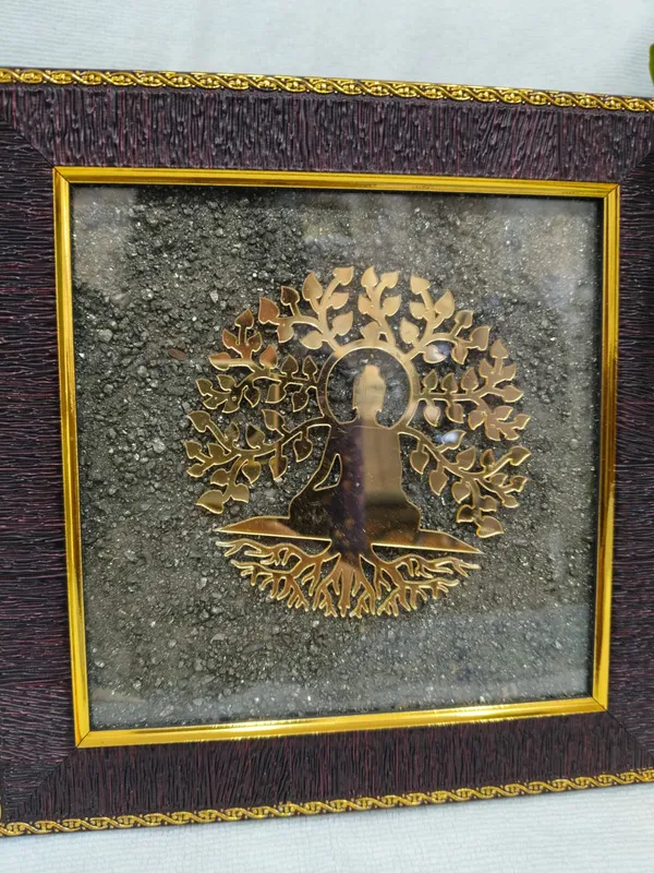 Mahaveer_Swami_Ji_Wooden_Frame_With_Pyrite_Dust
