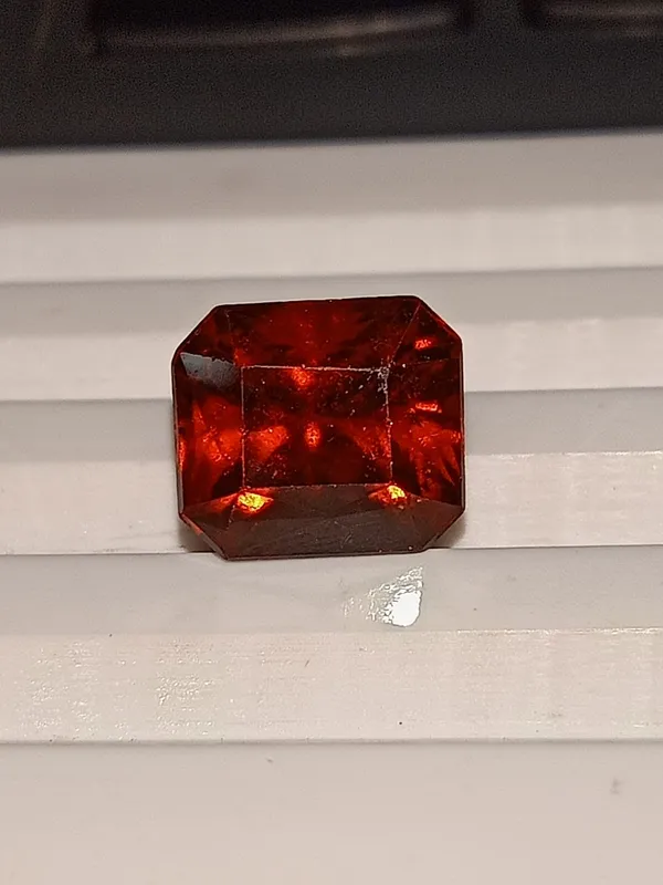 Hessonite_Garnet_(Gomed)_Certified_Loose_Stone_|_Enhances_Confidence,_Career_Growth_&_Mental_Clarity_|_Astrologically_Made