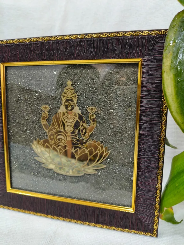 Mahalaxmi_Wooden_Frame_With_Pyrite_Dust