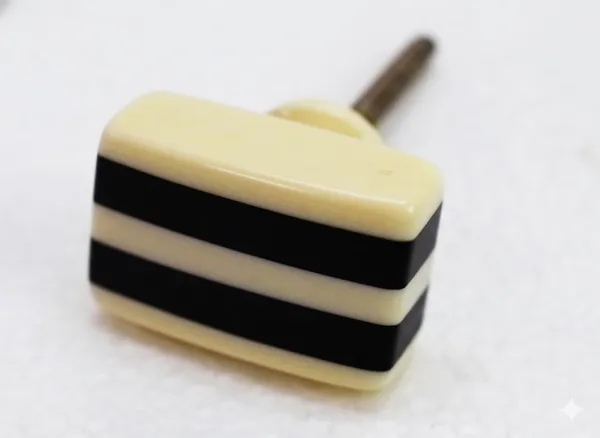 Ivory_&_Black_Resin_Striped_Knob_(Pack_Of_6)_(3.5L_X_2.5B_X_7.5H_Cm)