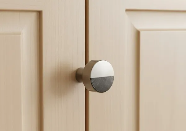 Grey_Round_Marble_With_Metal_Fitted_Knob_(Pack_Of_6)_(3.75L_X_3.75B_X_6.25H_Cm)