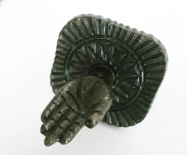 Antique_Silver_Hand_Metal_Knob_(Pack_Of_6)_(3.75L_X_3.75B_X_8.25H_Cm)