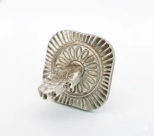 Nickel_Nickel_Hand_Metal_Knob_(Pack_Of_6)_(3.75L_X_3.75B_X_8.25H_Cm)