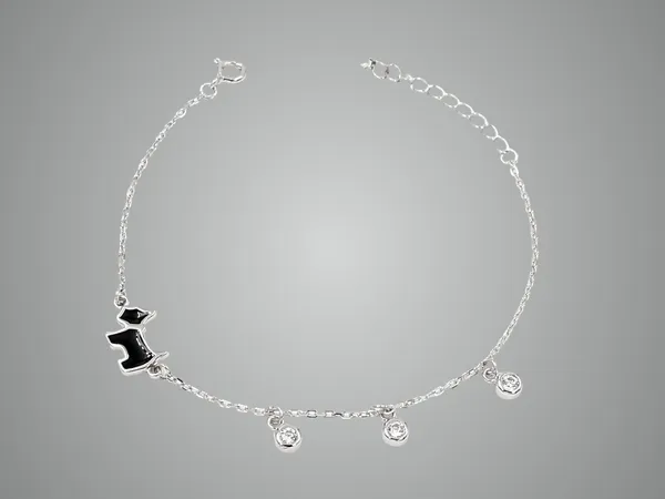 Silver_Royal_Crest_Wristlet_Bracelet_For_Women
