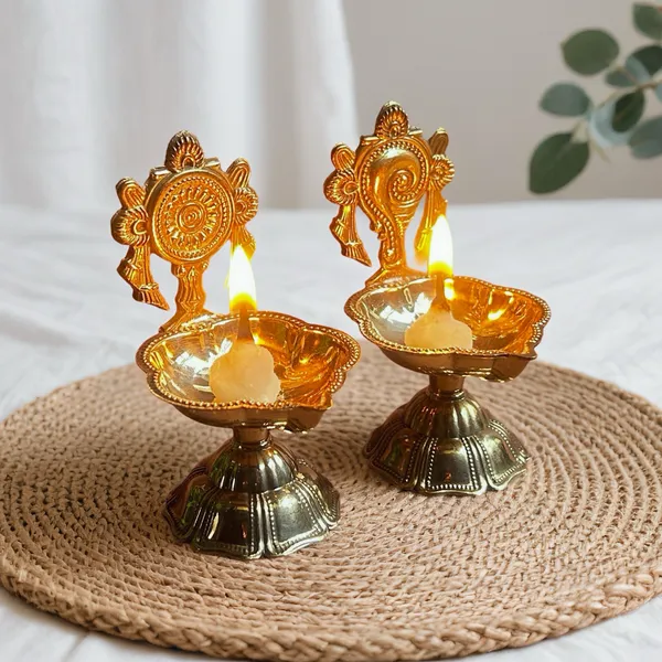 Golden_Finish_Pure_Brass_Shankh_Chakra_Pooja_Diya_(3.25_Inch)