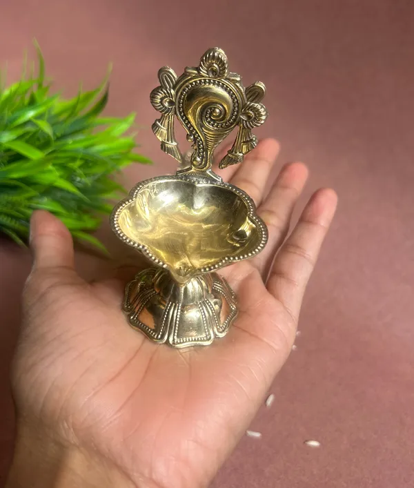 Golden_Finish_Pure_Brass_Shankh_Chakra_Pooja_Diya_(3.25_Inch)
