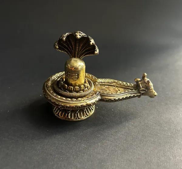 Golden_Finish_Pure_Brass_Shivling_Statue_(3_Inch)