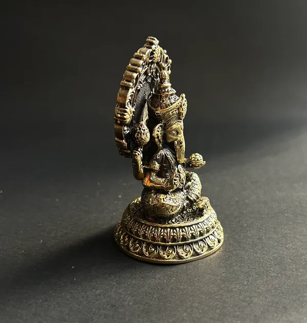 Golden_Finish_Pure_Brass_Ganesha_God_Statue_(4_Inch)