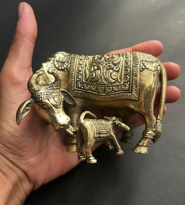 Golden_Finish_Pure_Brass_Cow_Calf_Vastu_Statue_(3_Inch)