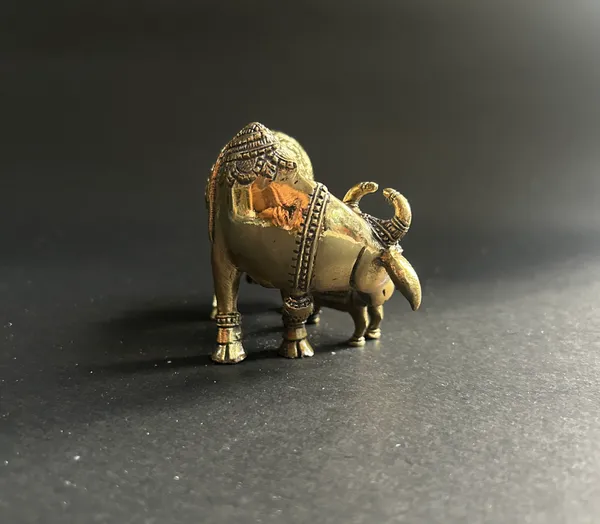 Golden_Finish_Pure_Brass_Cow_Calf_Vastu_Statue_(3_Inch)