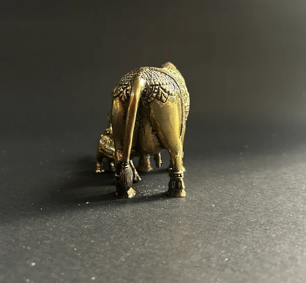 Golden_Finish_Pure_Brass_Cow_Calf_Vastu_Statue_(3_Inch)