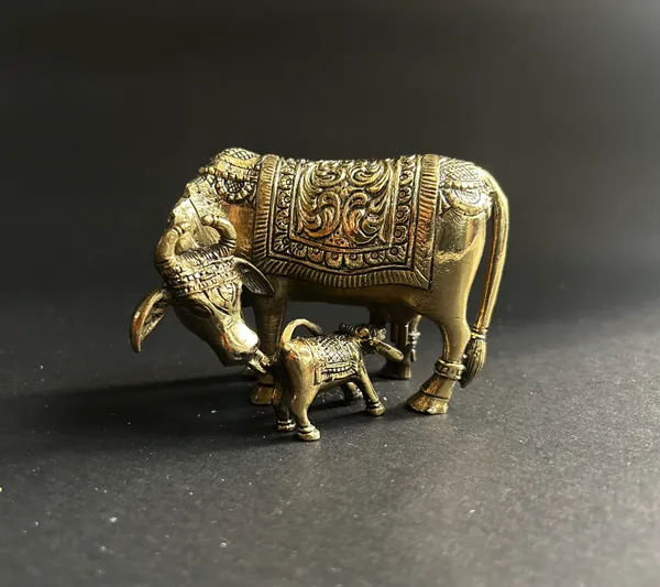 Golden_Finish_Pure_Brass_Cow_Calf_Vastu_Statue_(3_Inch)