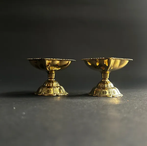 Golden_Brass_Flower_Pooja_Lamp_(1.75_Inch)_(Set_Of_2)