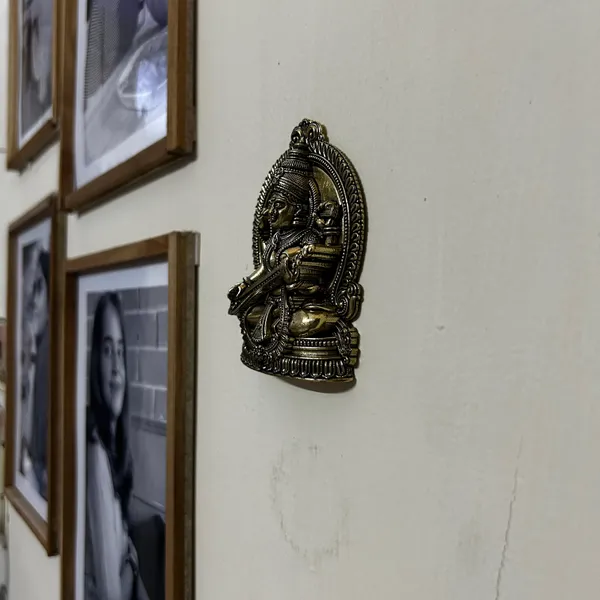 Golden_Finish_Pure_Brass_Saraswati_Statue_Wall_Hanging_(4_Inch)