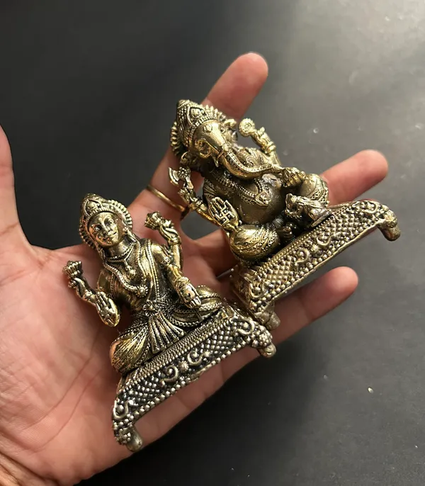 Golden_Finish_Pure_Brass_Laxmi_Ganesh_God_Statue_(3_Inch)