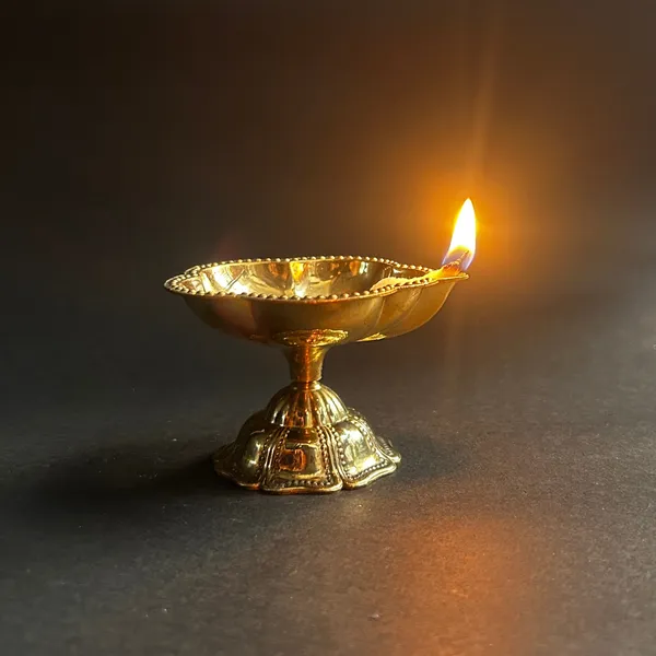 Golden_Brass_Big_Pooja_Lamp_(3_Inch)