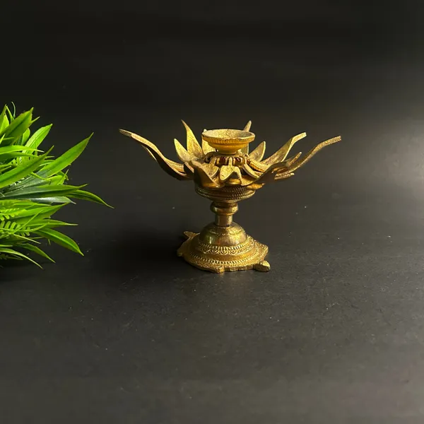 Golden_Finish_Pure_Brass_Kamal_Pooja_Diya_(4_Inch)