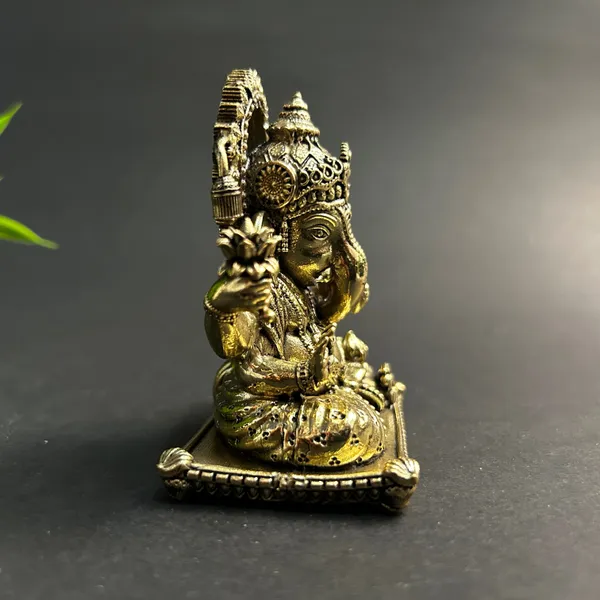 Golden_Finish_Pure_Brass_Ganesha_God_Statue_(2_Inch)