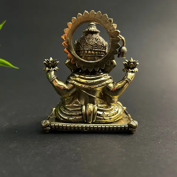 Golden_Finish_Pure_Brass_Ganesha_God_Statue_(2_Inch)