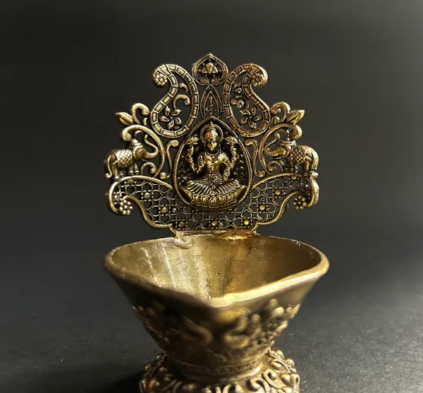 Golden_Finish_Pure_Brass_Laxmi_Diya_(3.25_Inch)