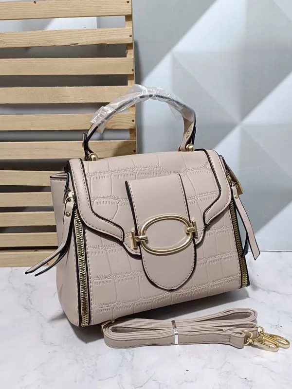 Premium_Croc-Textured_Handbag_for_Women