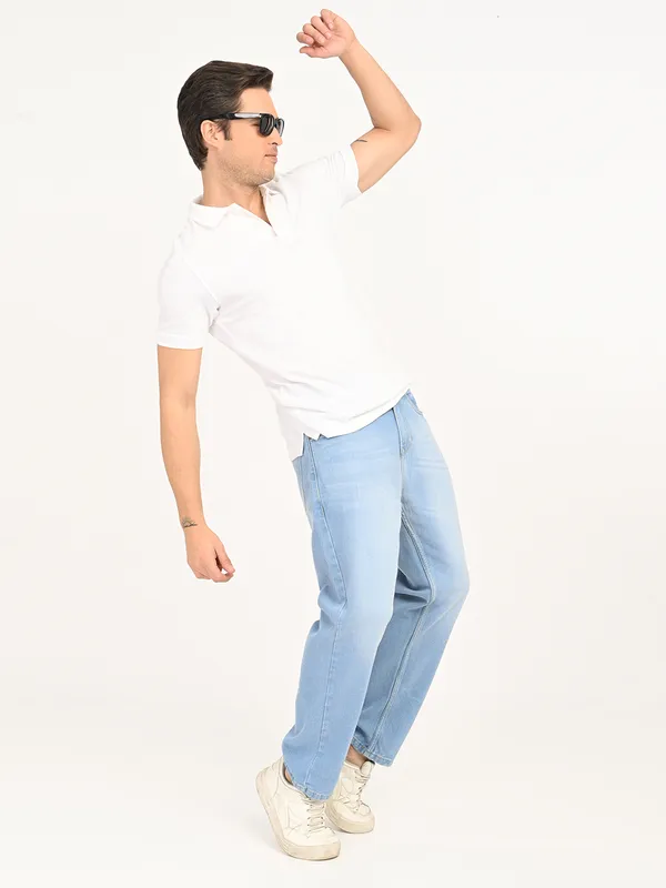 Straight_Fit_Jeans_For_Men