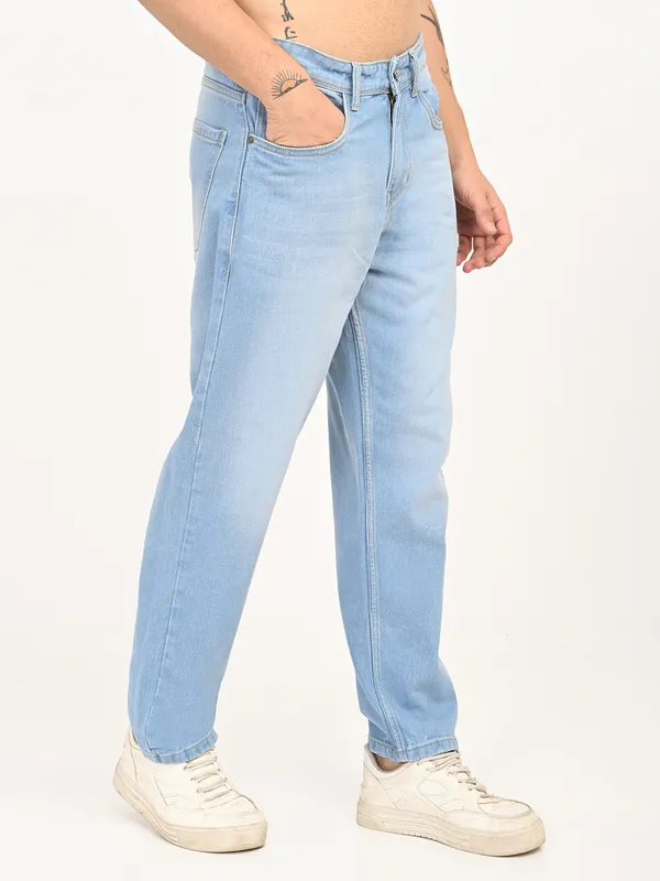 Straight_Fit_Jeans_For_Men