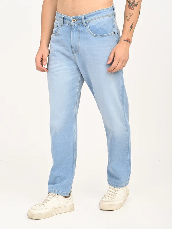 Straight_Fit_Jeans_For_Men