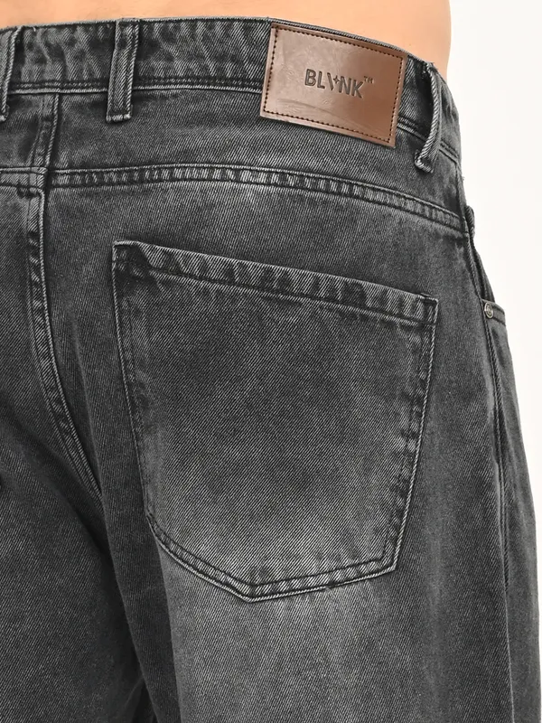 Straight_Fit_Jeans_For_Men