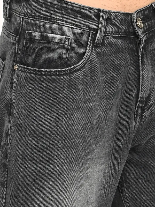 Straight_Fit_Jeans_For_Men