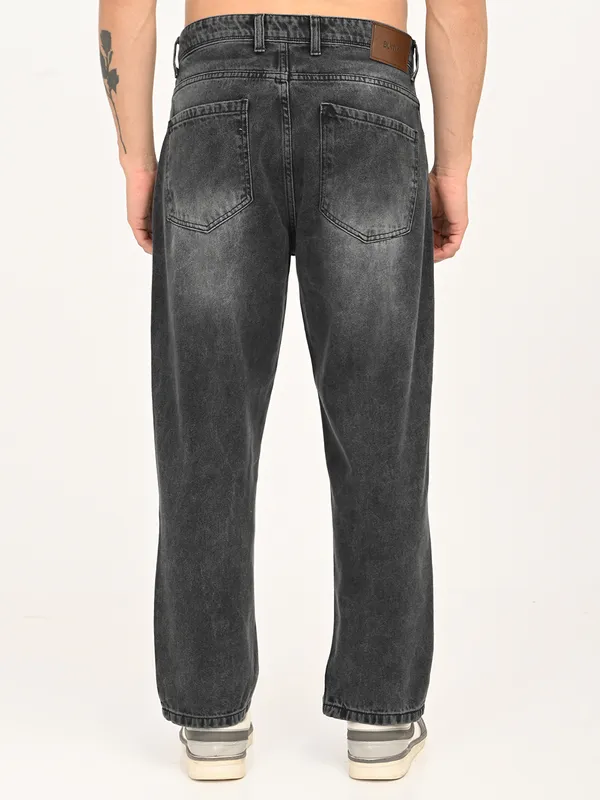 Straight_Fit_Jeans_For_Men