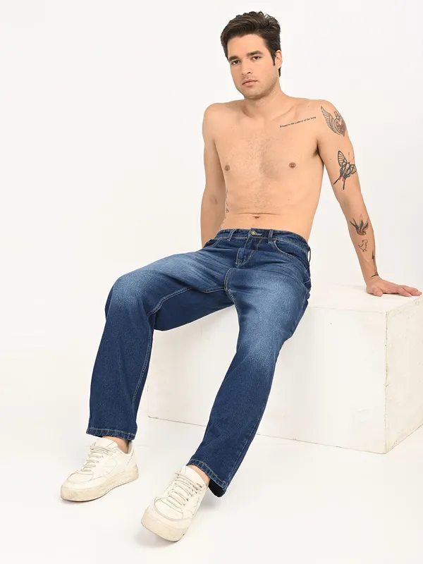 Straight_Fit_Jeans_For_Men