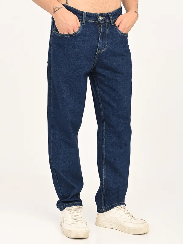 Straight_Fit_Jeans_For_Men